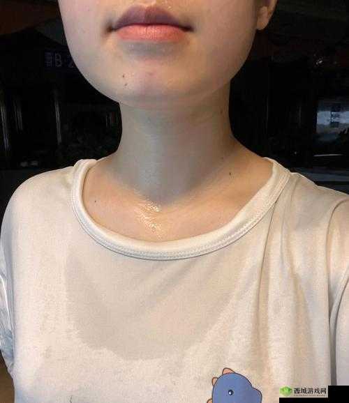 白花花的身上满是汗津津的汗液：汗水背后的故事
