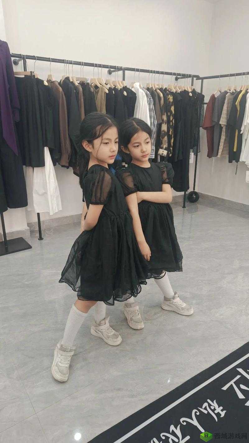双胞胎姐妹齐上阵许多说许多：携手共进